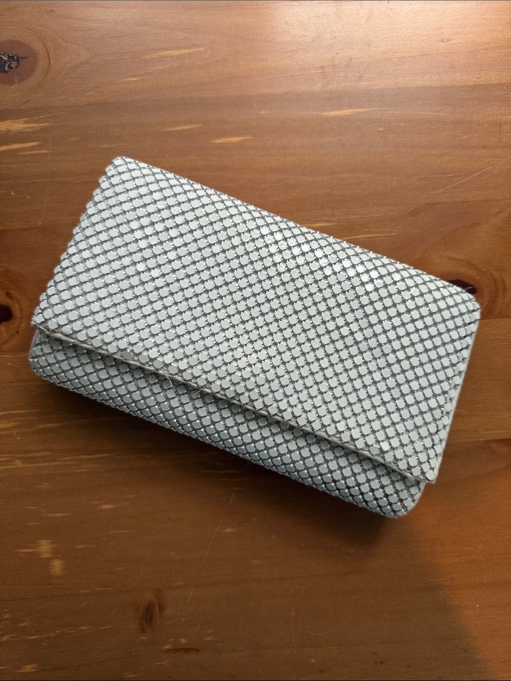 Vintage Elegant White Textured Chain Link Clutch Wallet